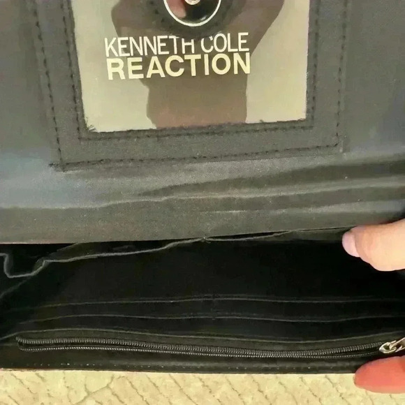 Beautiful cheetah print wallet by Kenneth Cole reaction - Picture 9 of 10